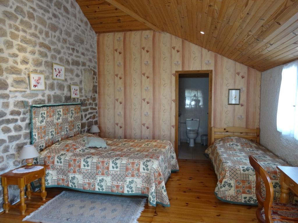 La Clef Des Champs La Roche-en-Brenil Room photo